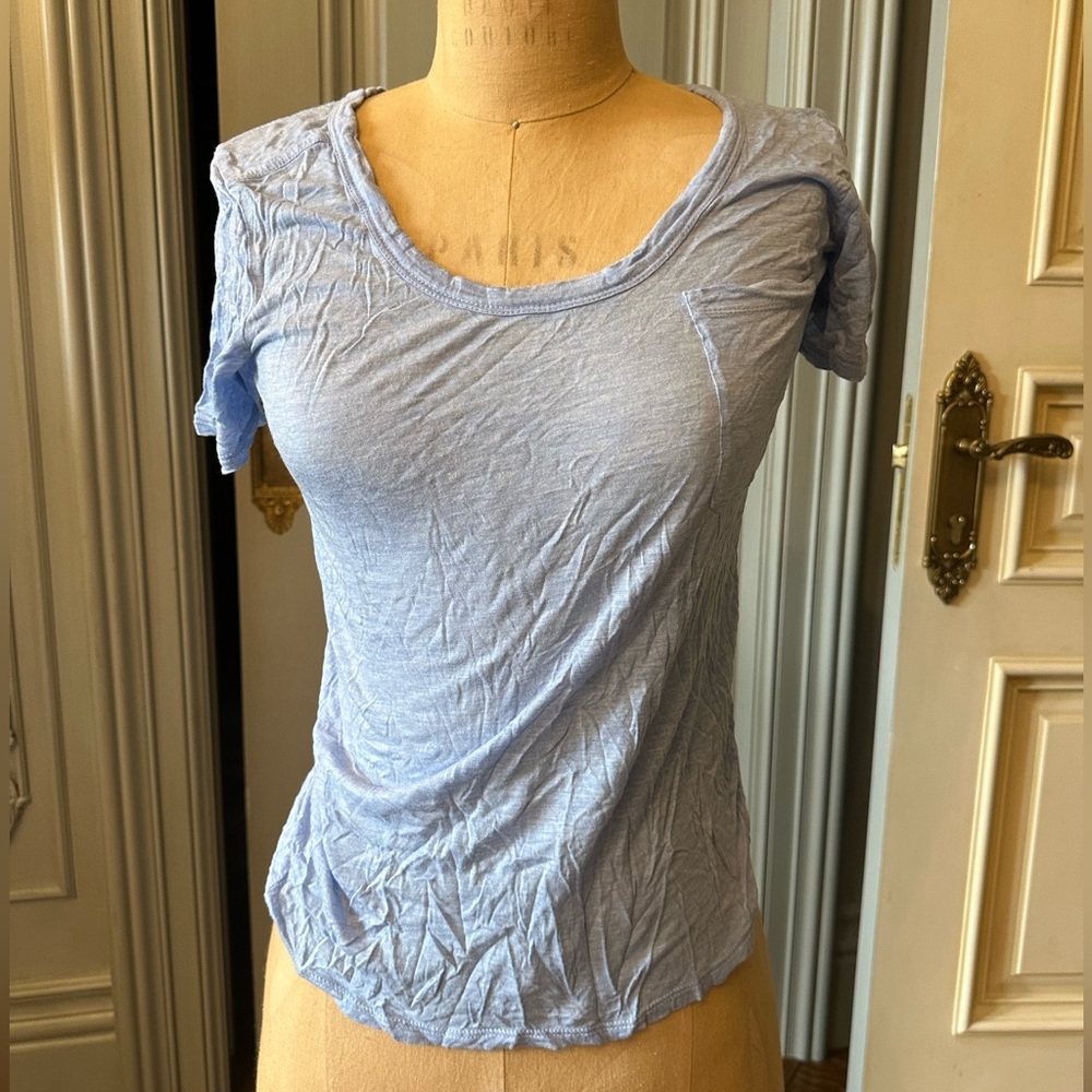 Club Monaco tshirt size small